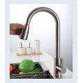 Aquacúbico Diseño independiente de diseño Codo de cocina Faucet de latón de un solo orificio cepillado grifo de cocina cepillada